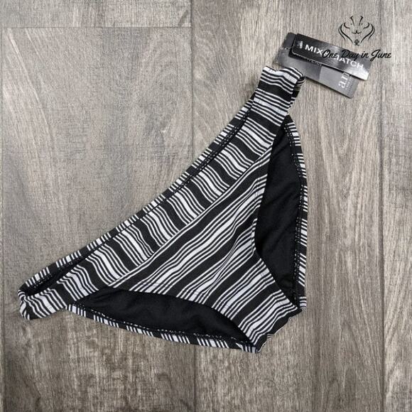 a.n.a Stripe Bikini Bottom Size XXL - Picture 1 of 2